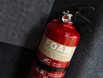 Foam Fire Extinguisher with Mounting Bracket  2 Litre