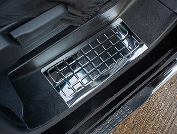 Polished Stainless Steel 4-Piece Door Sill Covers - Vivaro 19>