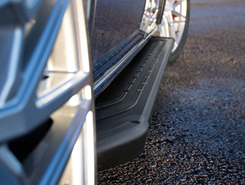 Black Thoresby Aluminium Side Steps - Renault Trafic SWB 2014>