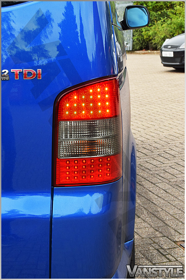 LH Left Hand Tail Light Lamp For Volkswagen VW Caravelle T5 08~09 Tailgate C