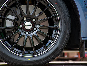 Calibre DRC Rapide Gloss Black 18\" - VW T5 T6 Wheel & Tyre Set