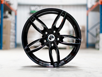 Wolfhart Origin Gloss Black 18" 8J Alloy Wheels - 5x120