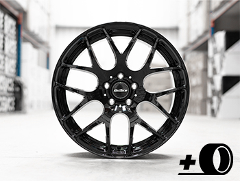 Calibre Exile-R 18" Gloss Black Alloy Wheel & Tyres - 5x108