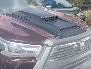 High Gloss Black Bonnet Scoop - Toyota Hilux 2015>