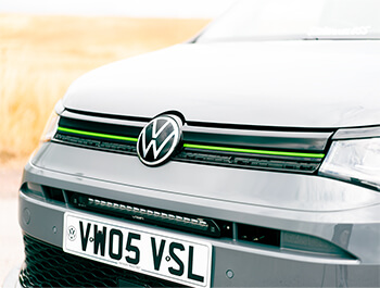 VW Caddy Mk5 21> Gloss Green Upper Grille Trims 2Pc