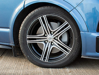 Techline Gloss Black/Polished 18\" VW T5 & T6 Wheels & Tyres