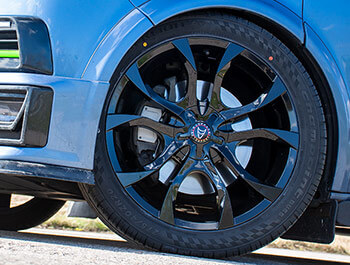 Wolfrace Assassin Gloss Black 20\" Wheel & Tyre Set - VW T5 T6