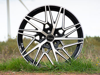 Velare VLR06 20\" Black Polished Load Rated Wheel & Tyre - T5 T6