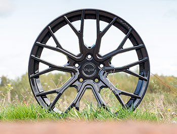 Velare VLR08 20" Diamond Black Load Rated Wheel & Tyre - T5 T6