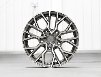 Velare VLR-T 18" Platinum Grey Machined Face Alloy Wheels 5x160
