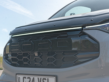 Ford Transit Custom 2024> Dynamic LED Upper Grille Light Bar