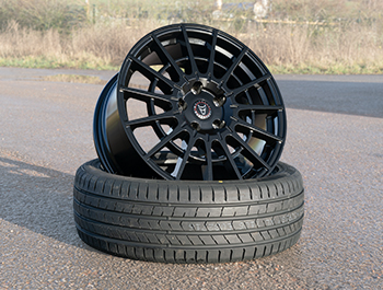 Wolfrace Turismo Super-T 5x120 18" Black VW T5/T6 Tyre Bundle