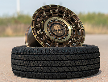 Tomahawk Yakama 17x8 5x120 BF Goodrich Single Tyre Bundle