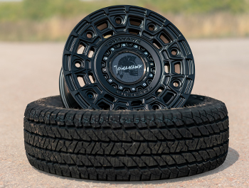 Tomahawk Yakama 17x8 5x120 BF Goodrich Single Tyre Bundle