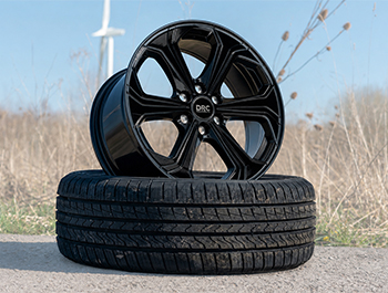 DRC Sport-6 18" 6x120 Gloss Black Alloy Wheels & Tyres