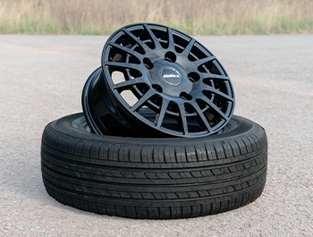 Calibre T-Sport Gloss Black 16" 5x114.3 Wheels & Tyres