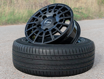 Calibre T-Sport Gloss Black 16" 5x118 Wheels & Tyres