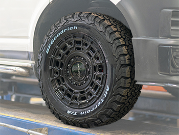 Tomahawk Yakama 17x8 5x120 Wheel and Tyre Bundle Matte Black