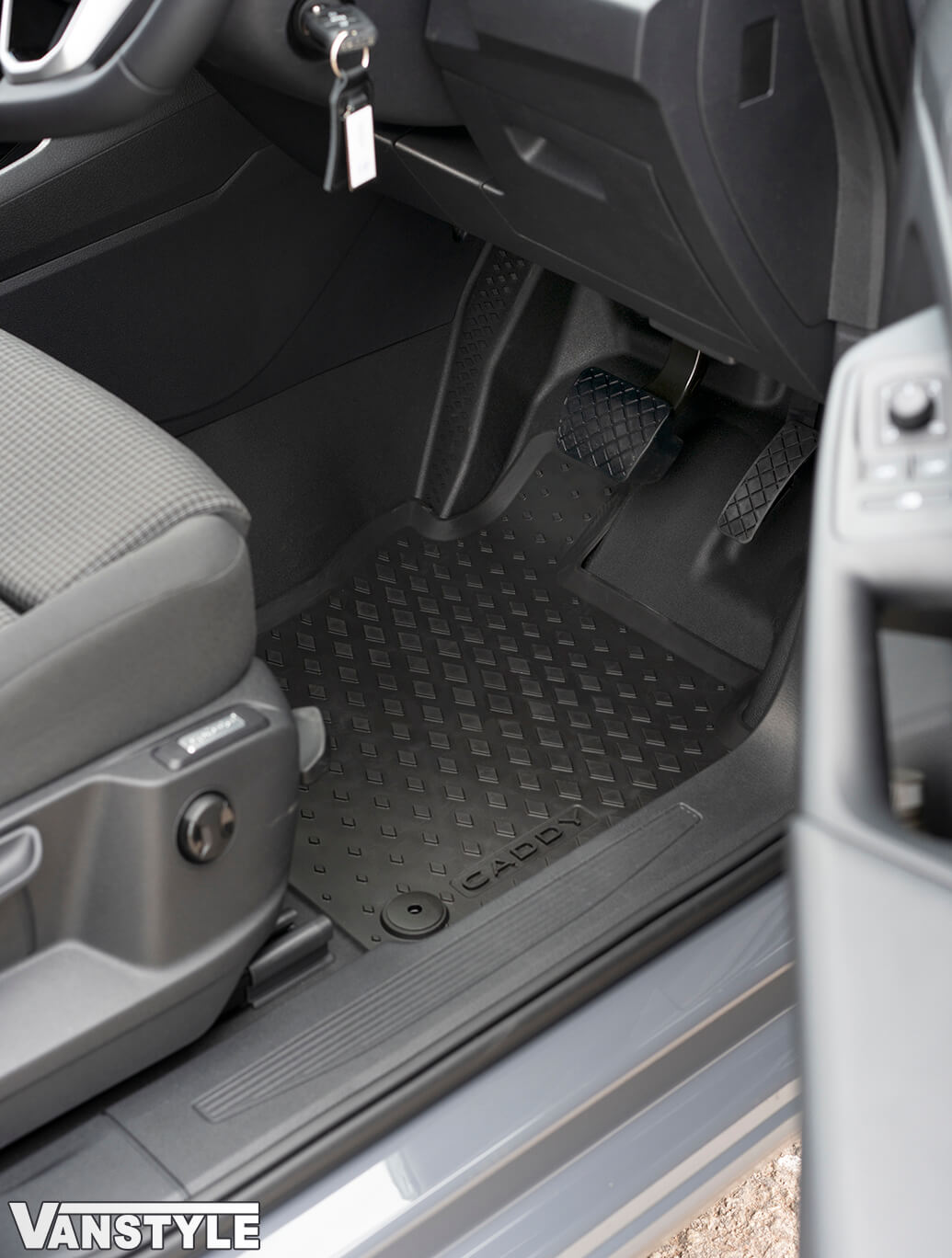 FITS VW CADDY MK5 2021> GENUINE OE FRONT ALLWEATHER RUBBER FLOOR MATS