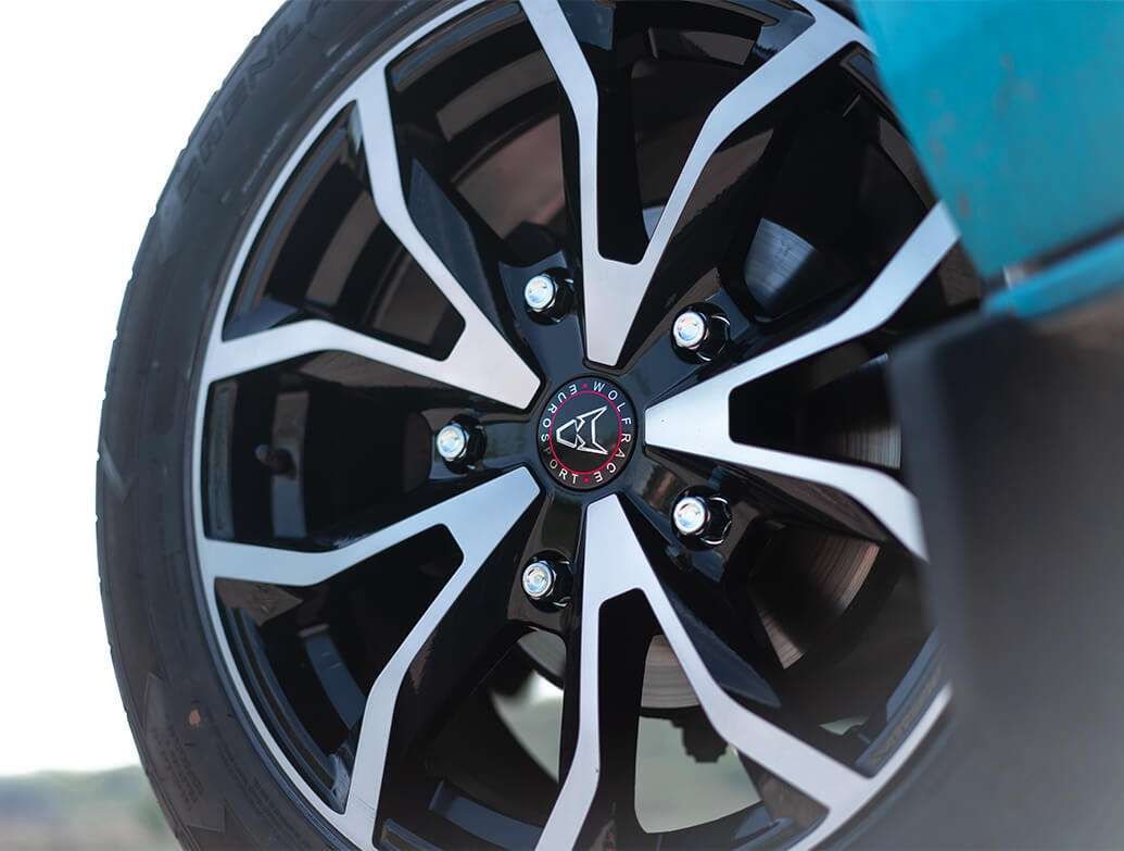 Wolfrace Assassin TRS Black Polished 18\" Custom Wheel & Tyre