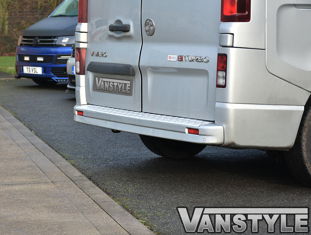Zwart RVS Achterbumperprotector compatibel met Opel Vivaro 2014-2019 & Renault Trafic 2014-2019 & FL 2019- / Fiat Talento 2016- / Nissan NV300 2016-2019 & FL 2019-2021 'Ribs