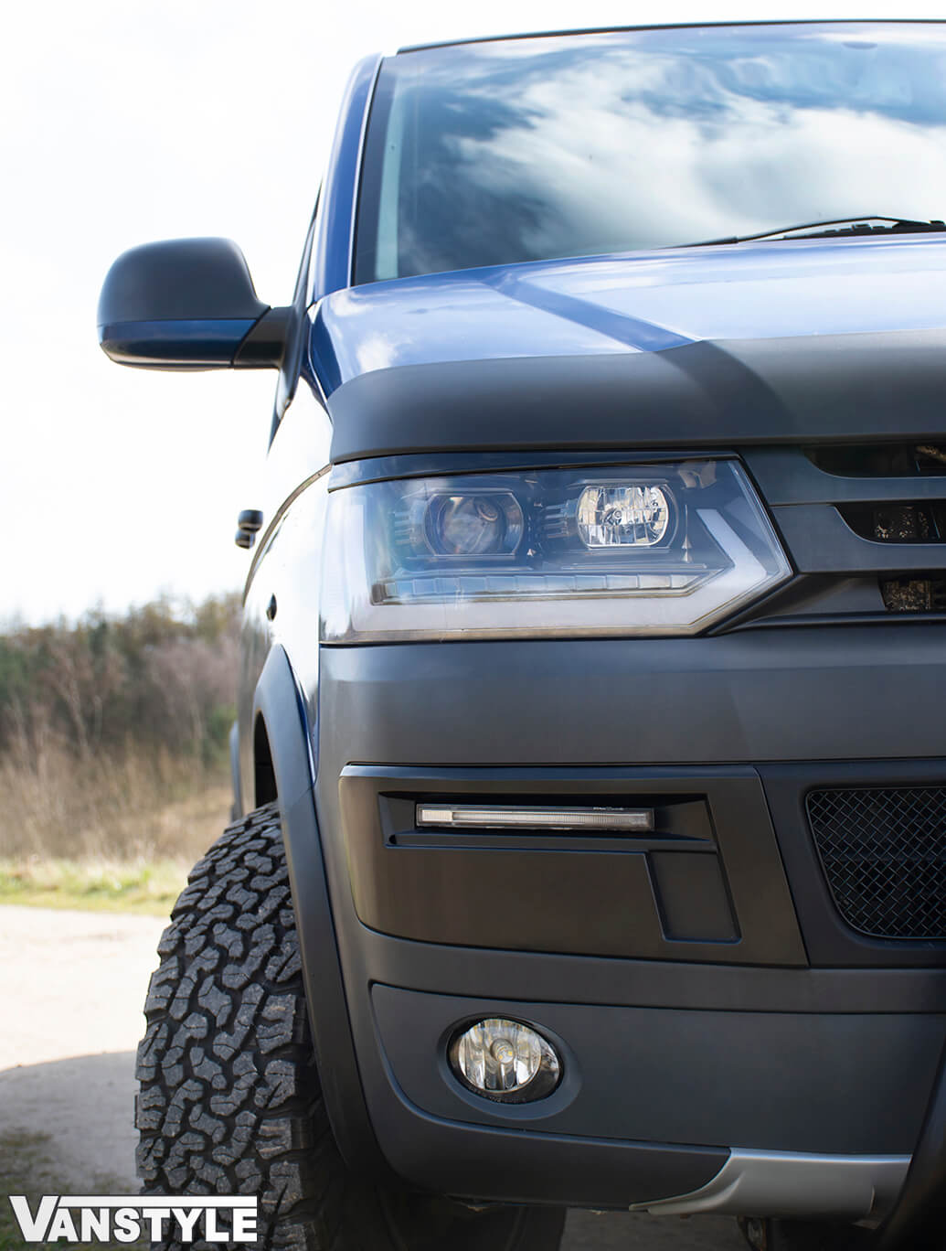 ABS Front Headlight Brows In Gloss Black VW T5.1 1015 Vanstyle