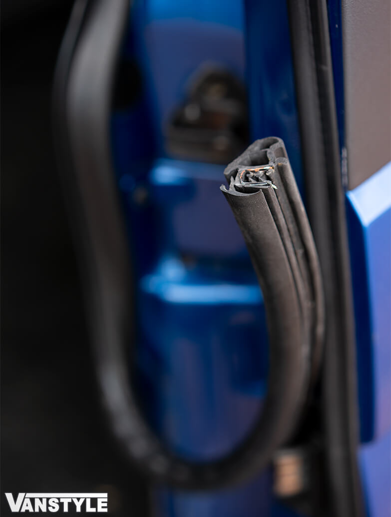 thumbnail image 2 of LST Rubber Sliding Door Seal For VW T5 / T6 Bus & Multivan – Left & Right Rear (Metal Reinforced) 2 of 5
