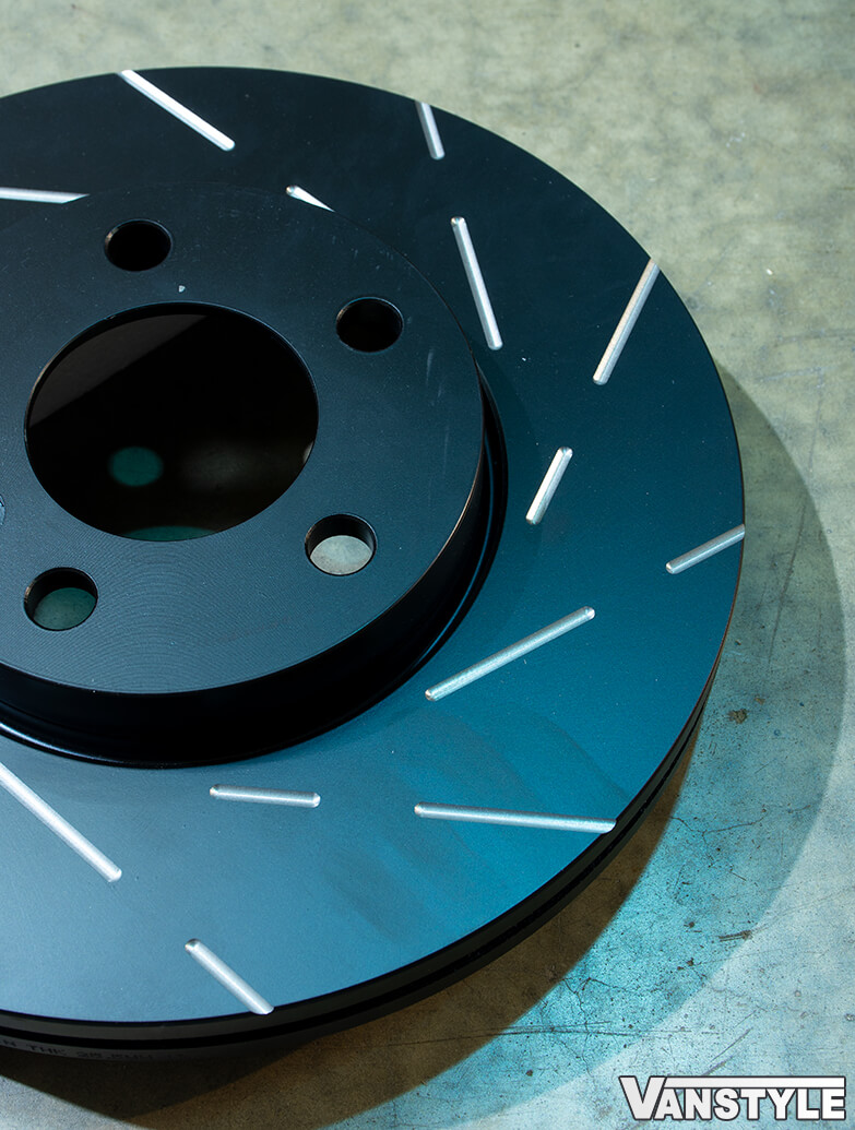 VW Transporter T5 2003-2016 Front Brake Discs 308mm – Dimpled & Grooved – Mintex Pads Included – Mintbitz
